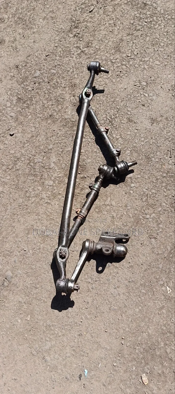 Track/Main/Centre Rod Hilux Millennium 2wd.