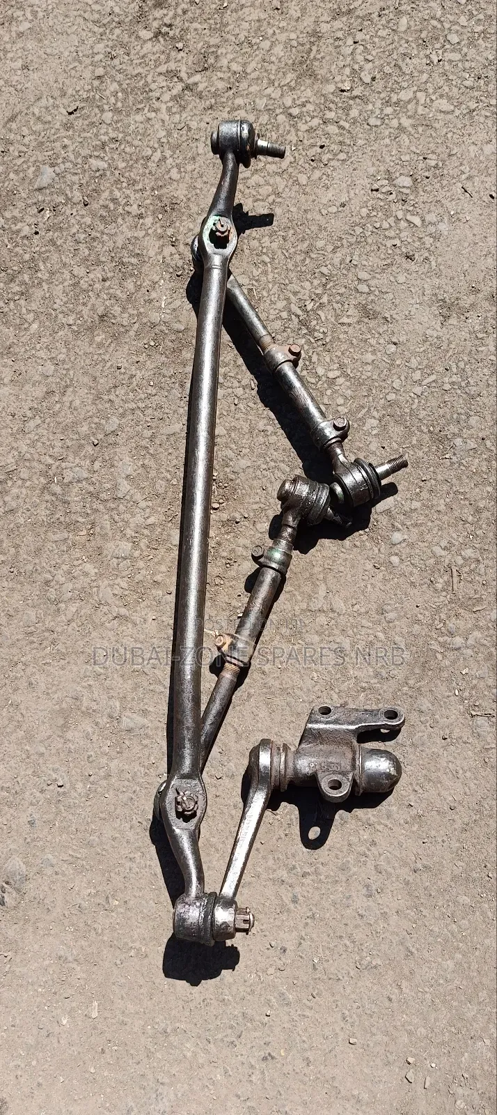 Track/Main/Centre Rod Hilux Millennium 2wd.