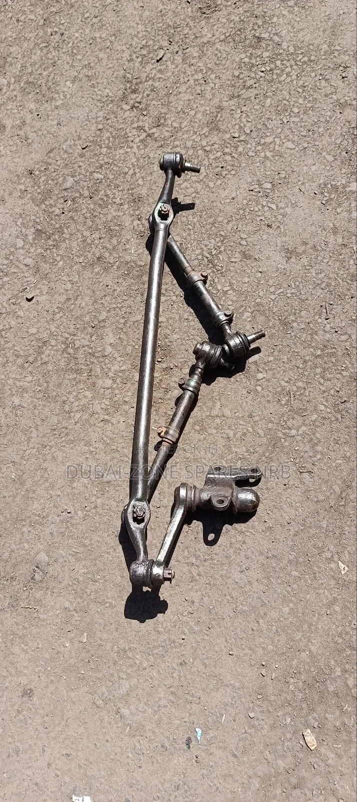 Track/Main/Centre Rod Hilux Millennium 2wd.