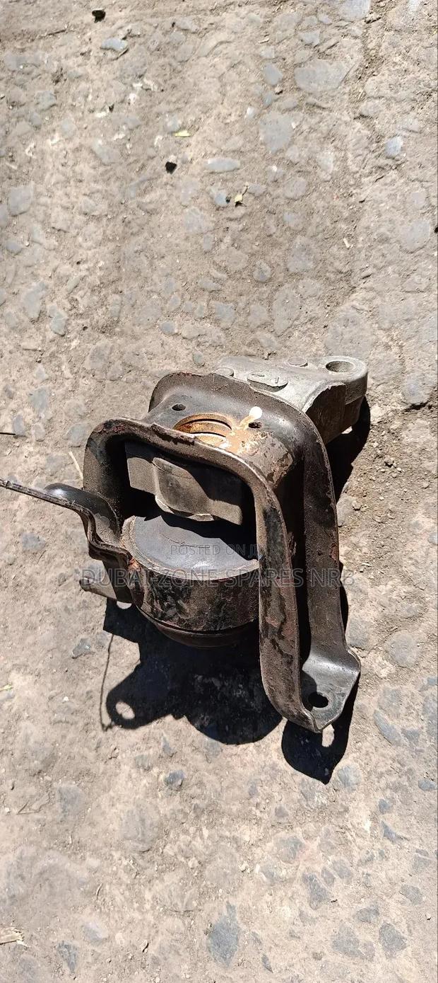 Nze,Premio, Allion,Wish 1zz Engine Mount.