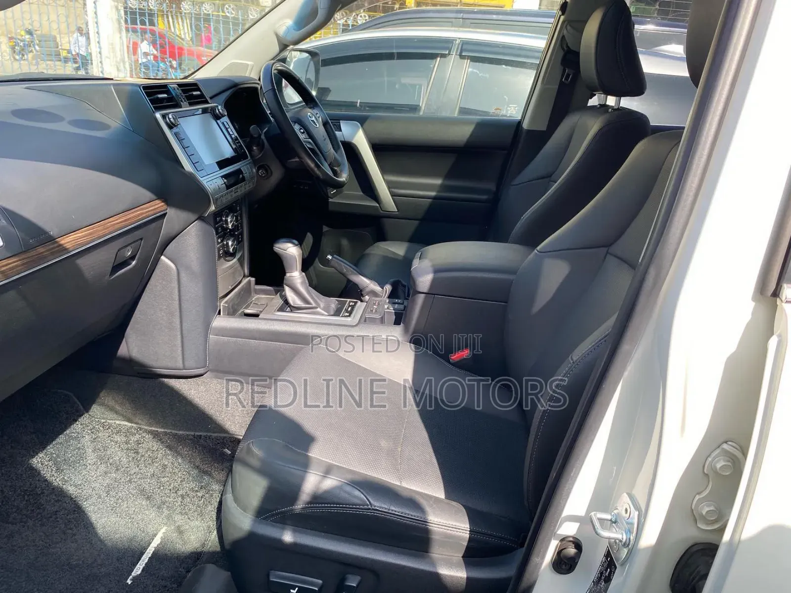 Toyota Land Cruiser Prado 2018 Off white