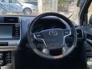 Toyota Land Cruiser Prado 2018 Off white