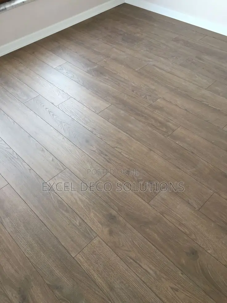 Laminate Wood Floor-Warmth and Comfort in Every Step”
