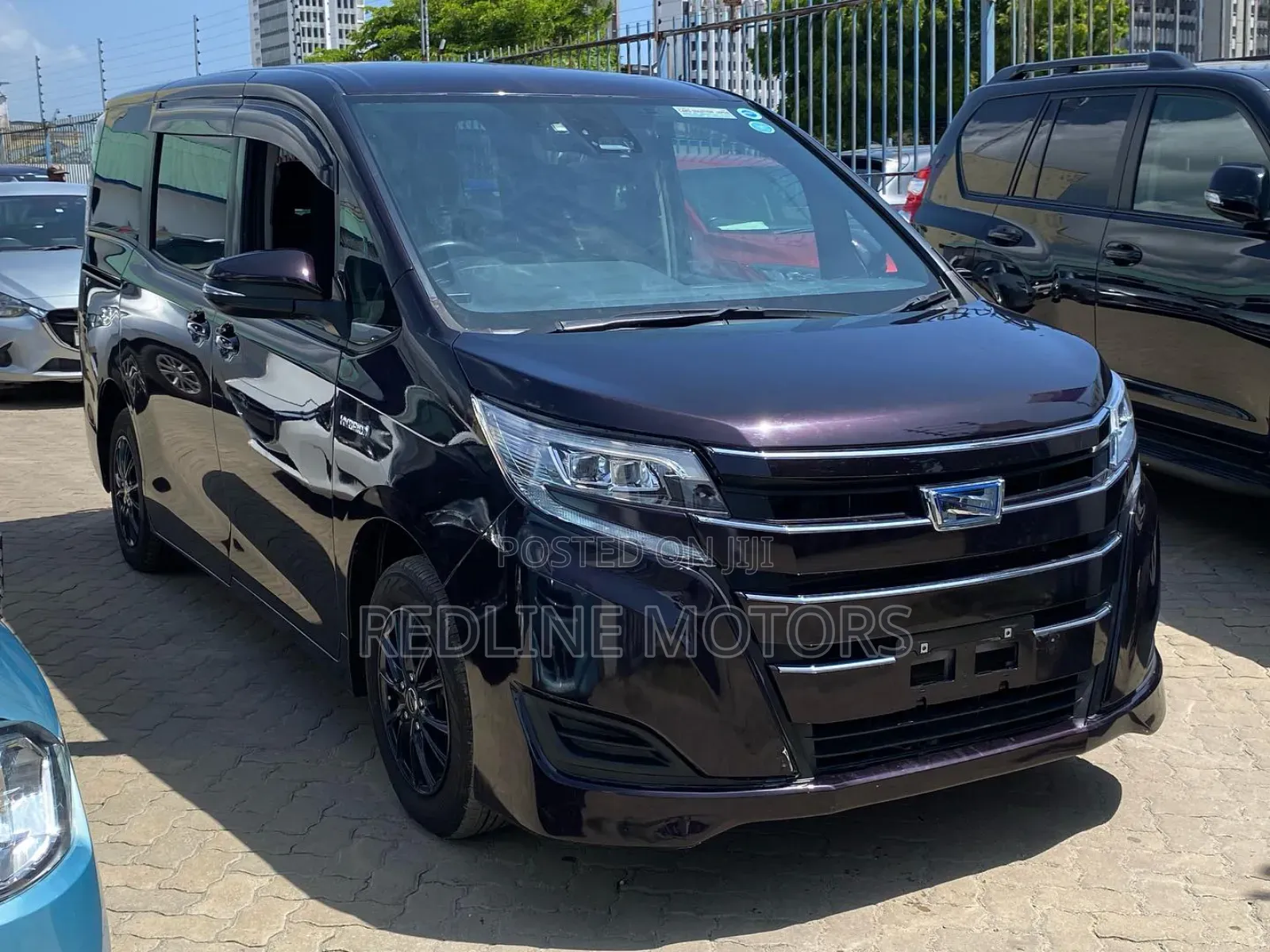 Toyota Noah 2.0 FWD (7 Seater) 2018 Brown