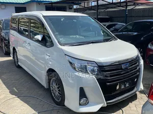 Toyota Noah 2018 Pearl