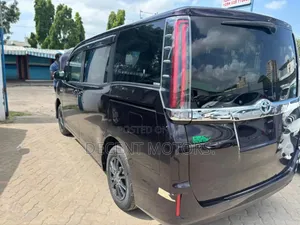 Toyota Noah 2.0 AWD (7 Seater) 2019 Purple