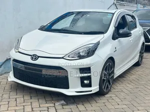 Toyota Aqua 2018 Pearl