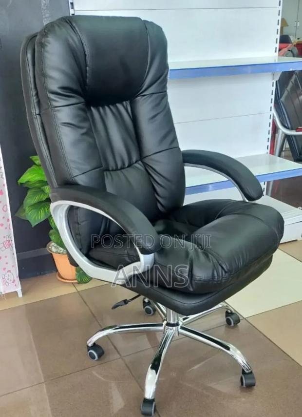 Managerial Executive Office Chair - main view