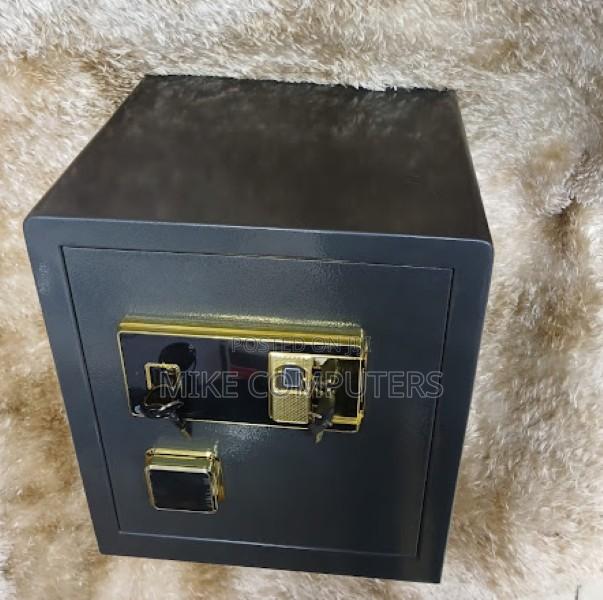 "Fingerprint Secure Cash Box for Valuables"