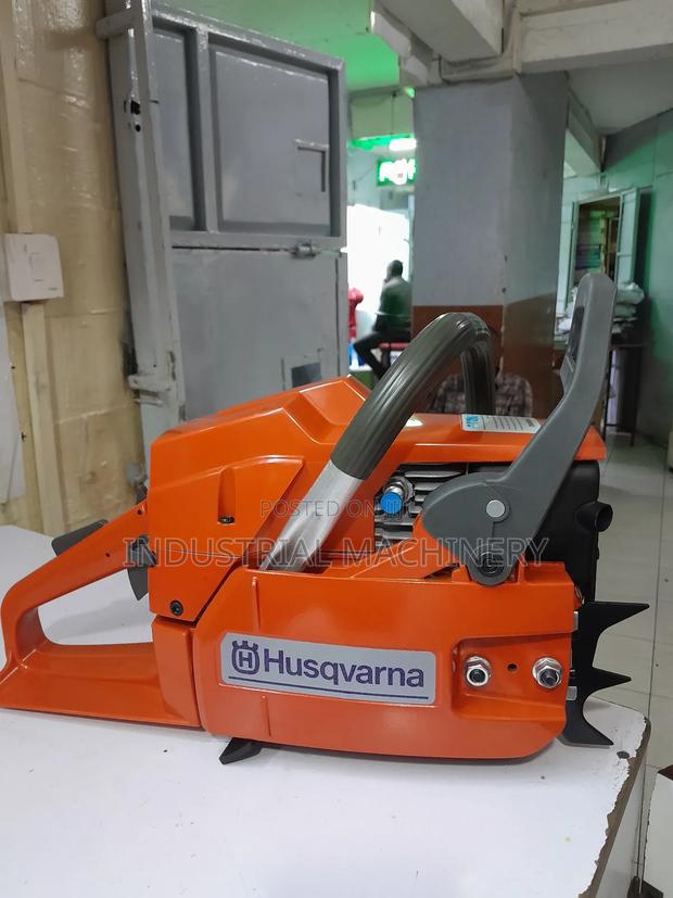 Husqvarna Chainsaw Machine 272xp > Genuine Quality - main view