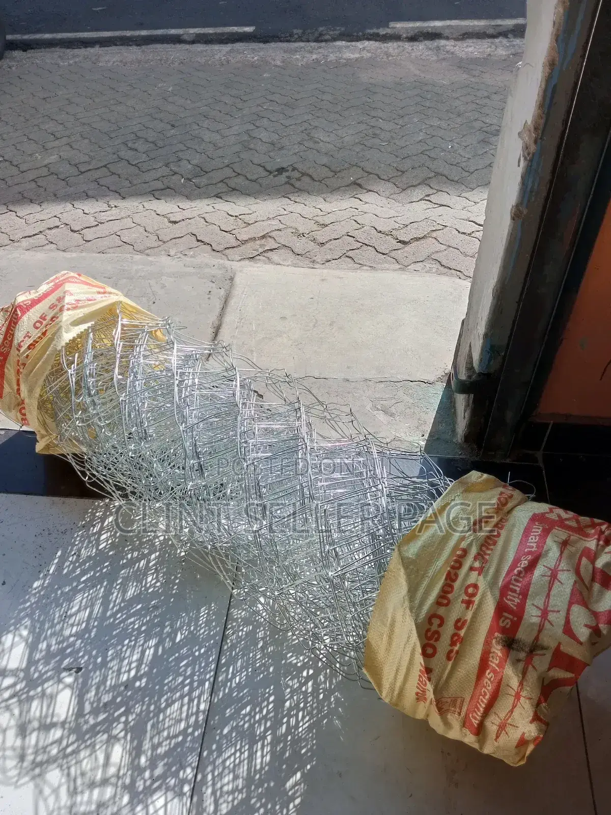 Galvanized Chain Link/Grid Core.