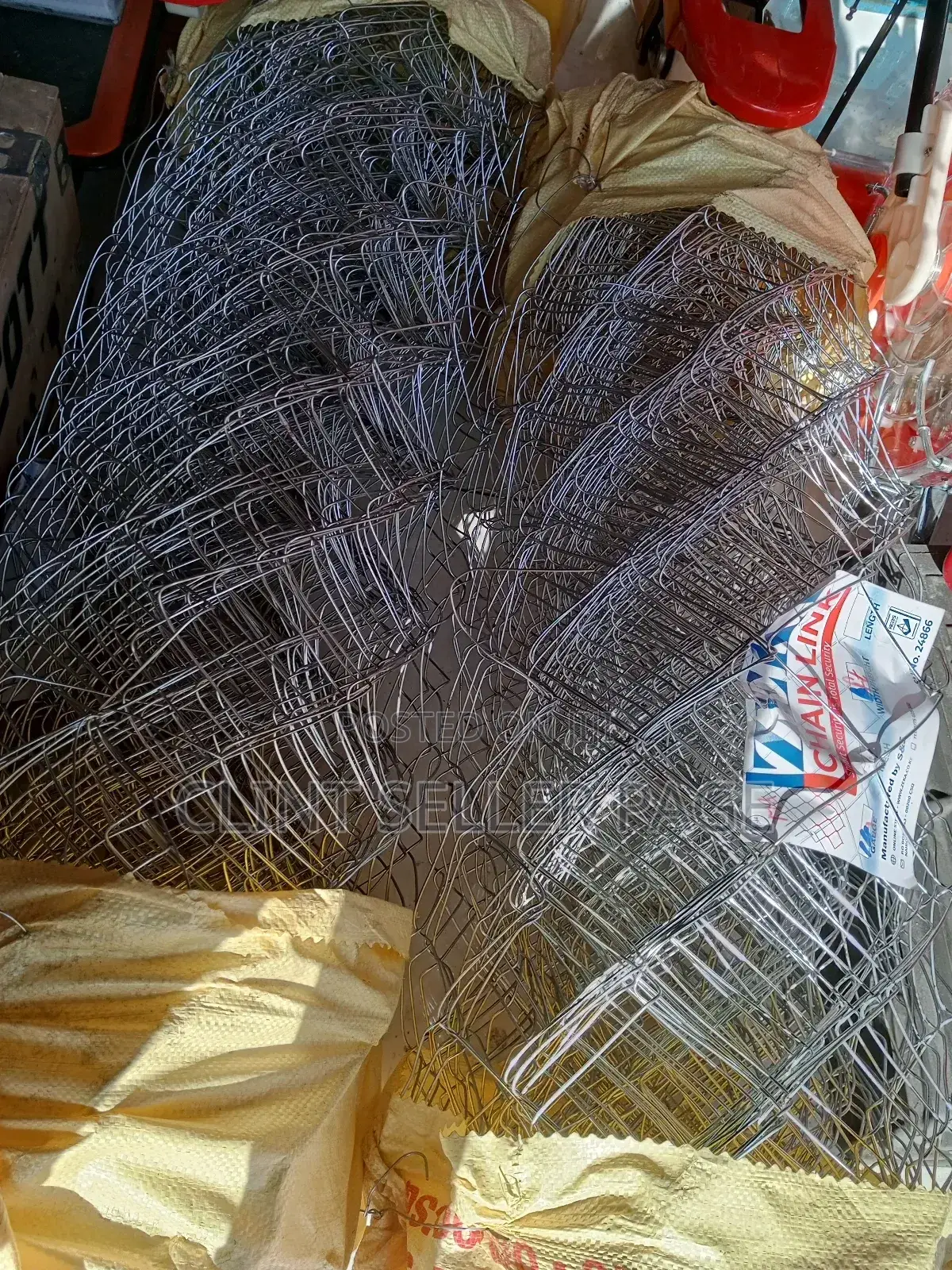 Galvanized Chain Link/ Metal Weave.