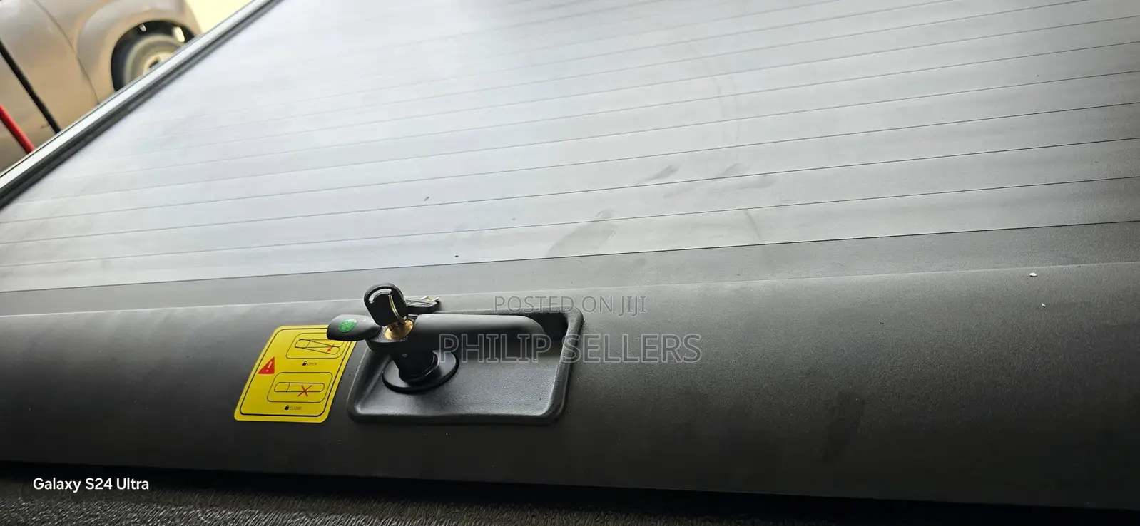 Manual Roller Shutter for Toyota Hilux SR5 2015-2024