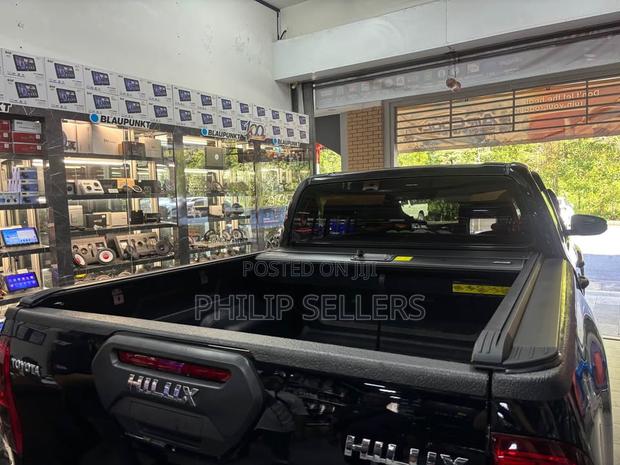 The Manual Roller Shutter Embodies a Commitment to Safety
