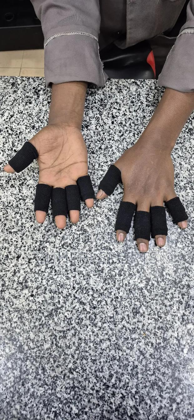 Basketball Finger Support Sleeve Bands - thumbnail 2