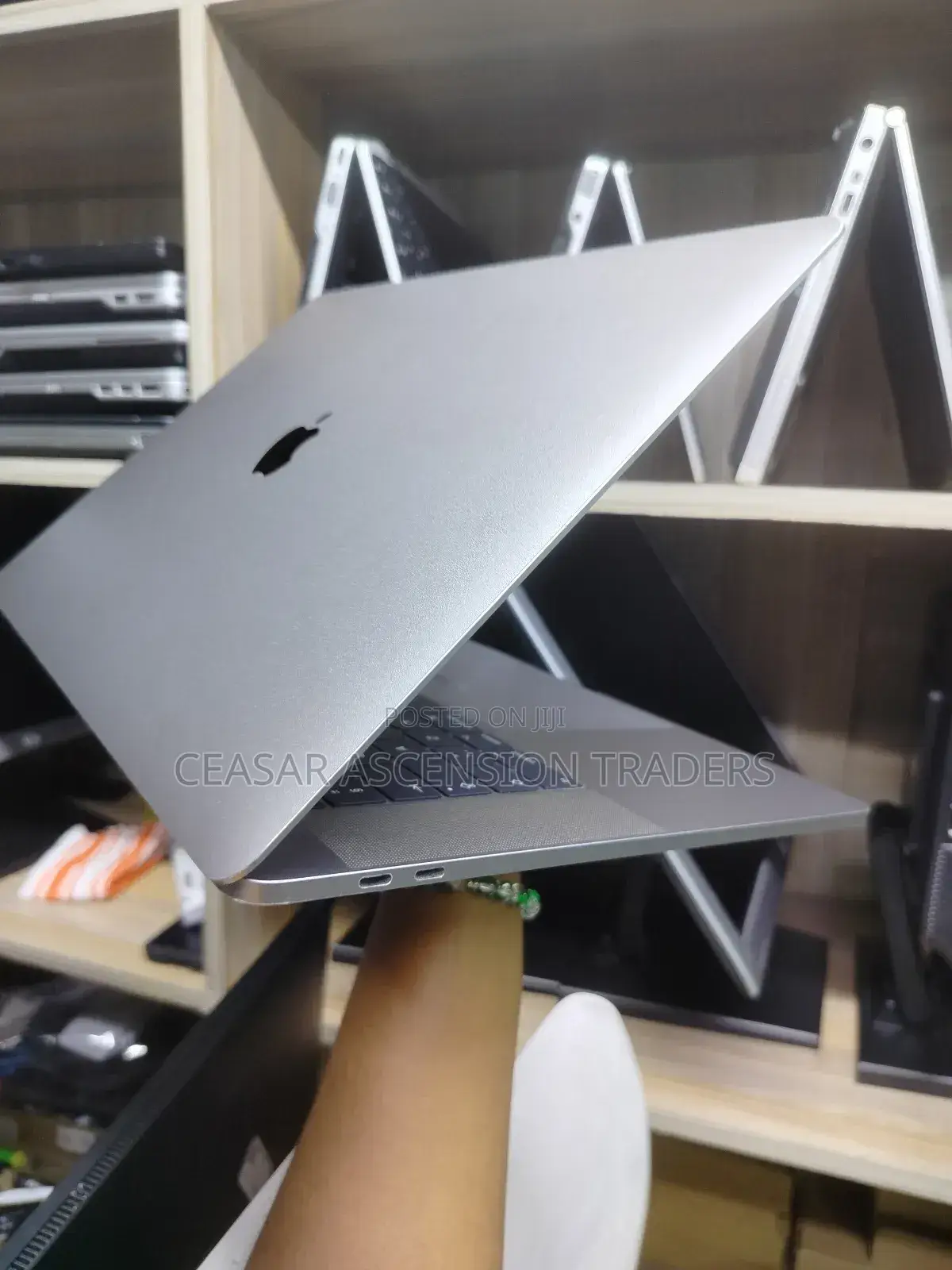 Laptop Apple MacBook 2016 16GB Intel Core I7 SSD 1T