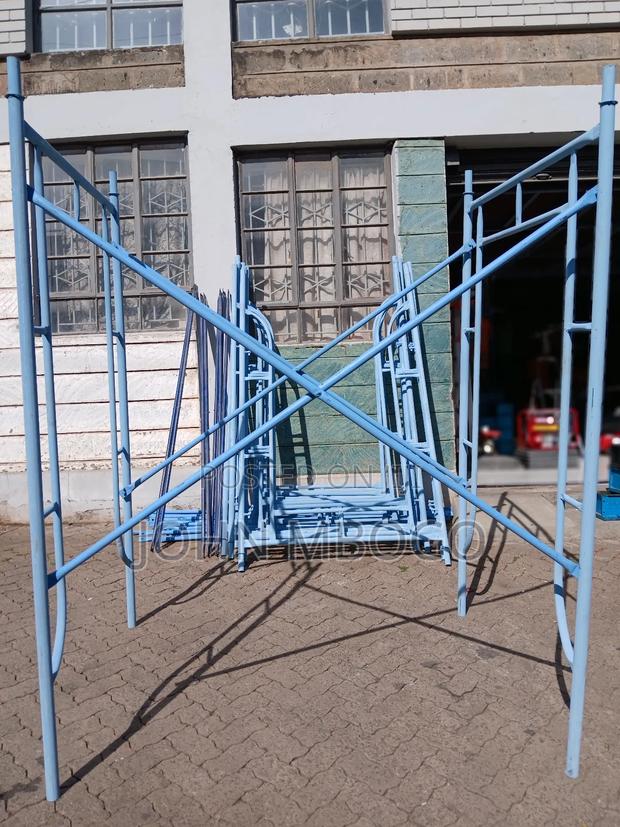 Heavy Duty Scaffolding Frames . 2 MTRS