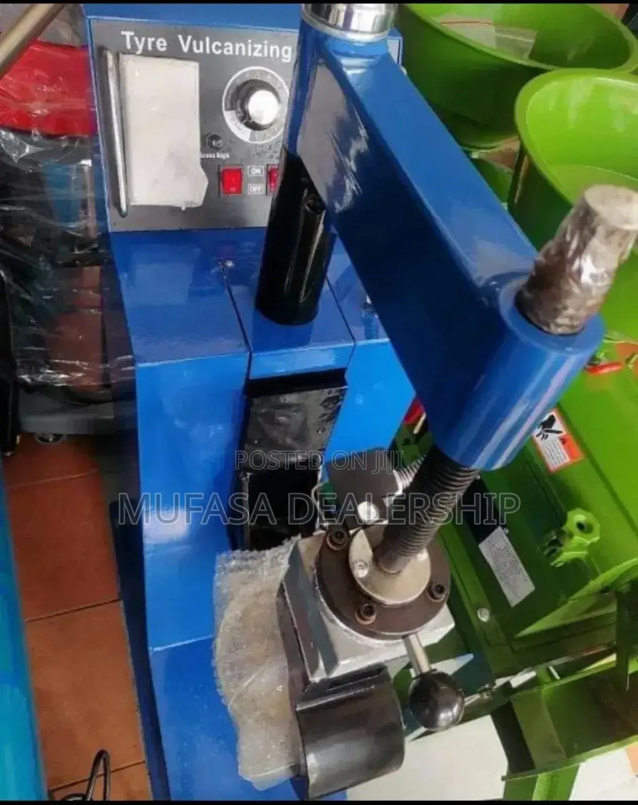Tyre Vulcanizing Machine