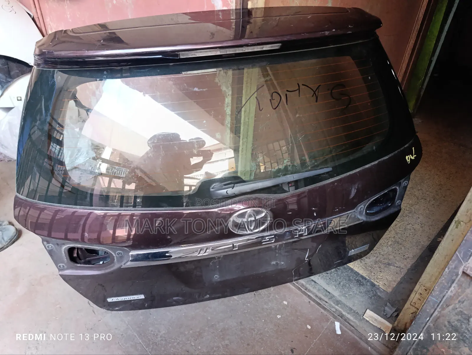 Toyota Wish Bootlight 2013