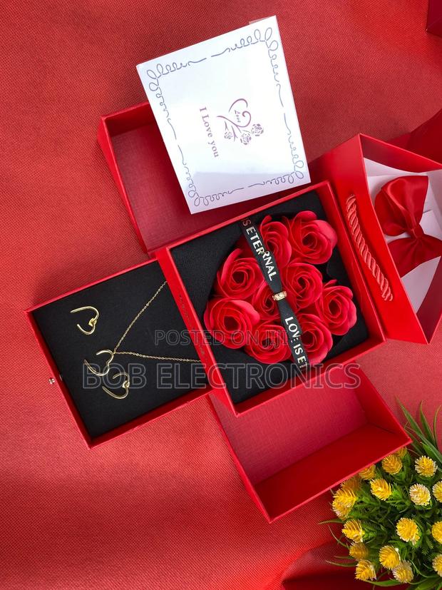 Ladies Valentine's Gift Set - thumbnail 3