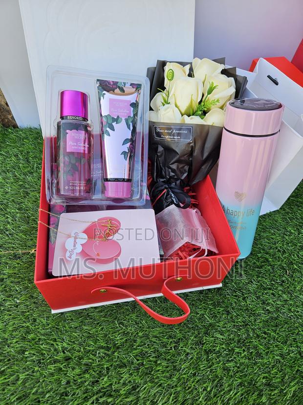 Premium Bouquet Valentine’S/ Birthday Gift Set for Ladies