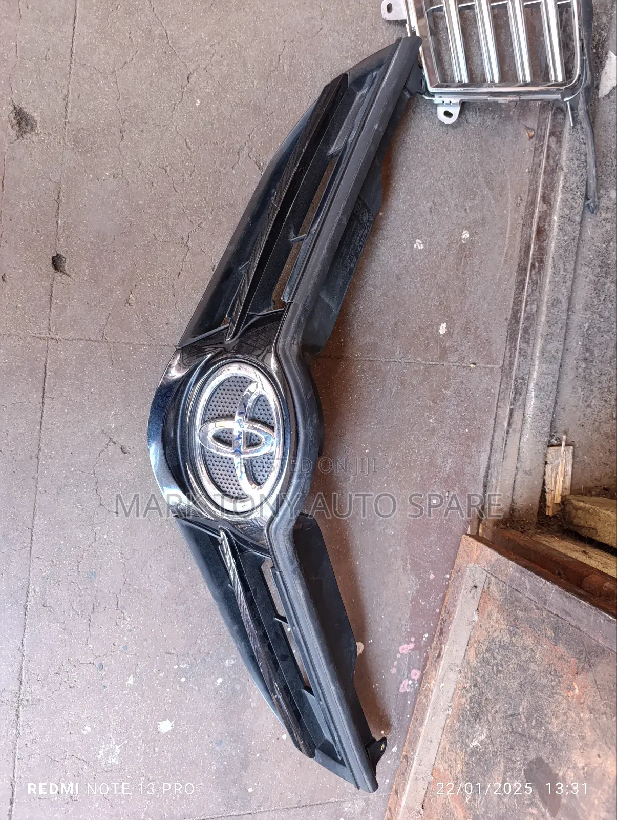 Auris 2012 Grill