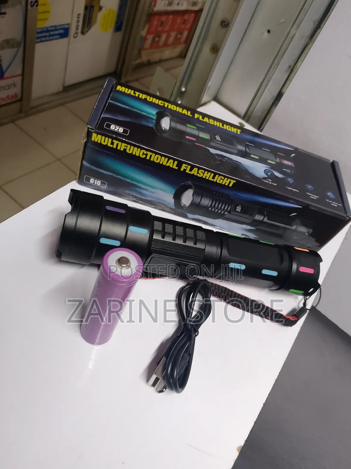 Life Waterproof and Telescopic Zoom Light Flashlight Torch