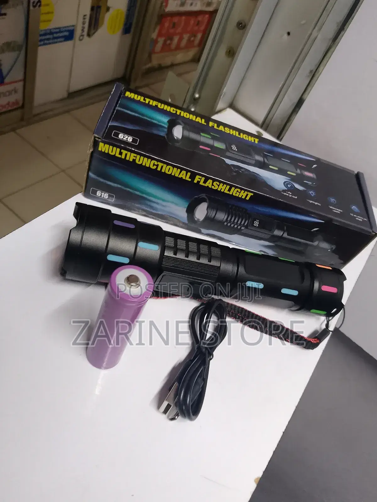 Life Waterproof and Telescopic Zoom Light Flashlight Torch