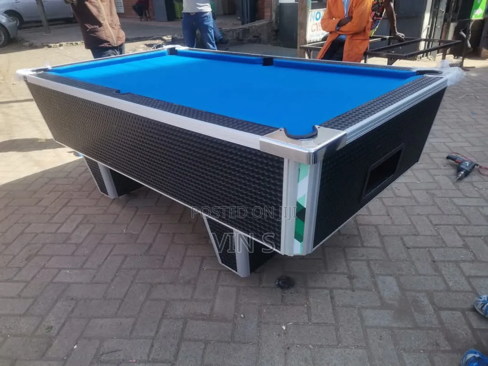 Pool Table[Poöl Tablë+Póol Tàble;Poól Táble Pöol Tablė Poôl