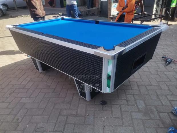Pool Table[Poöl Tablë+Póol Tàble;Poól Táble Pöol Tablė Poôl