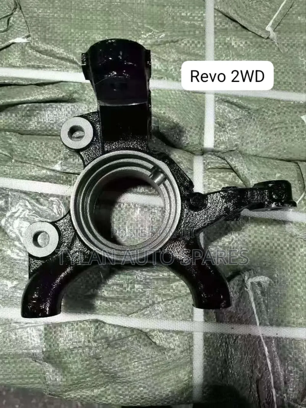 Knuckle Hilux Revo 2wd