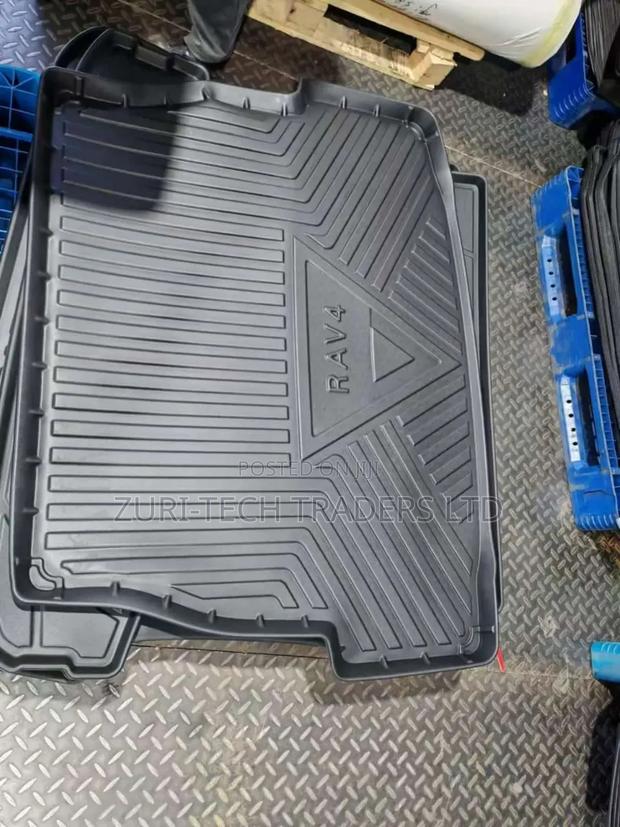 Rav 4 Old Boot Mats