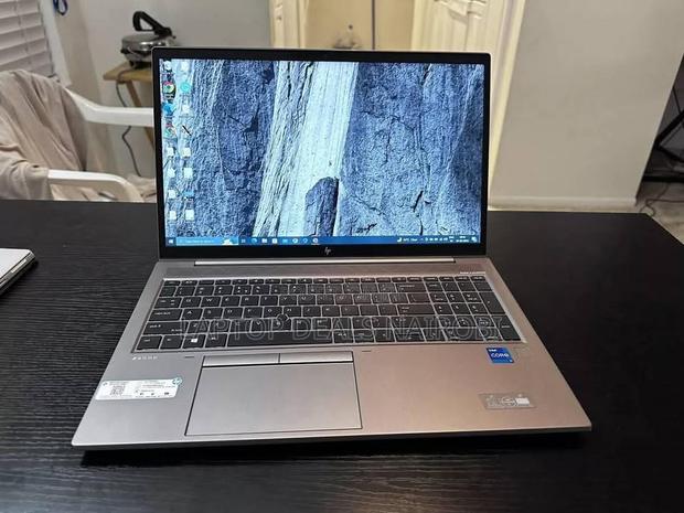 Laptop HP ZBook Firefly G8 32GB Intel Core I7 SSD 512GB - main view