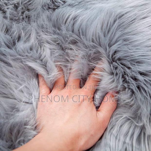 Faux Sheepskin Rug/Mat - thumbnail 2