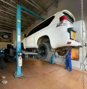 Two Post Car Lifting Machine