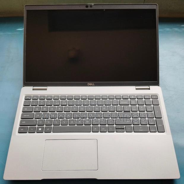 Laptop Dell Precision 3561 32GB Intel Core I7 SSD 1T - thumbnail 2