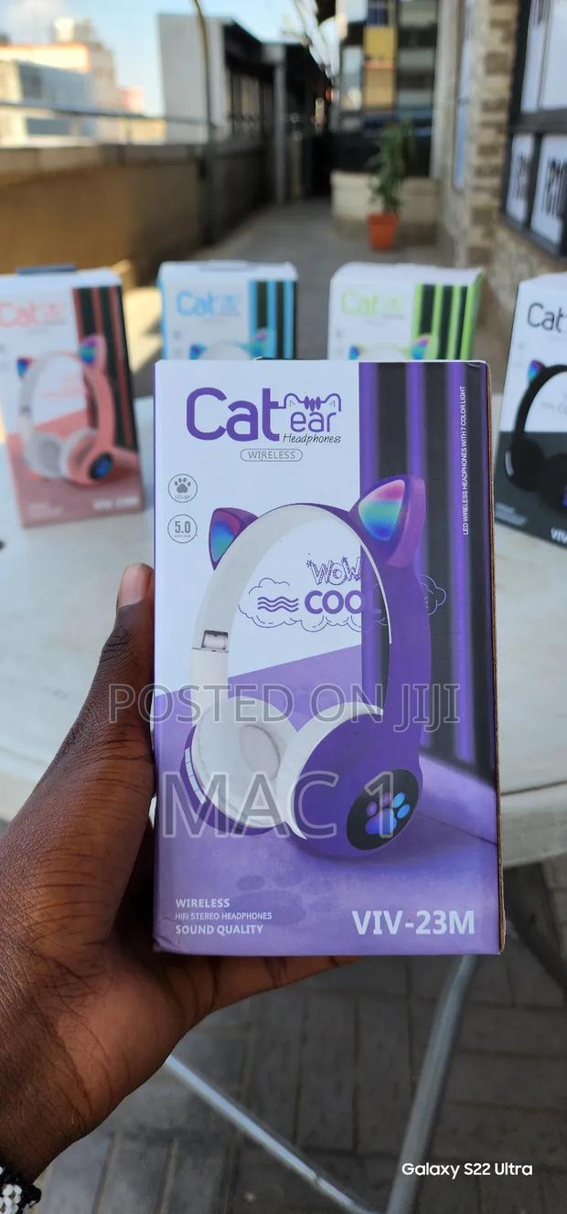 Noise Canceling Headphones - thumbnail 3