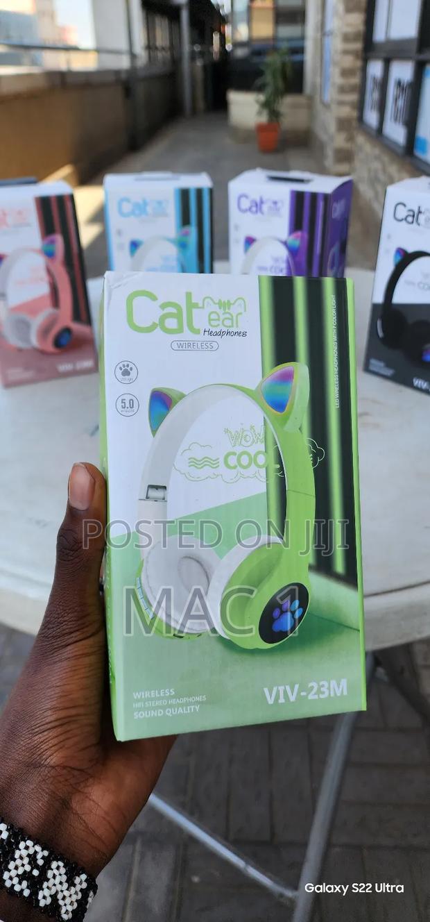 Noise Canceling Headphones - thumbnail 4