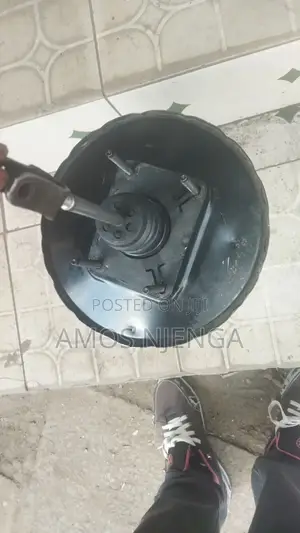 Land Cruiser 79 Master Cylinder / Break Booster