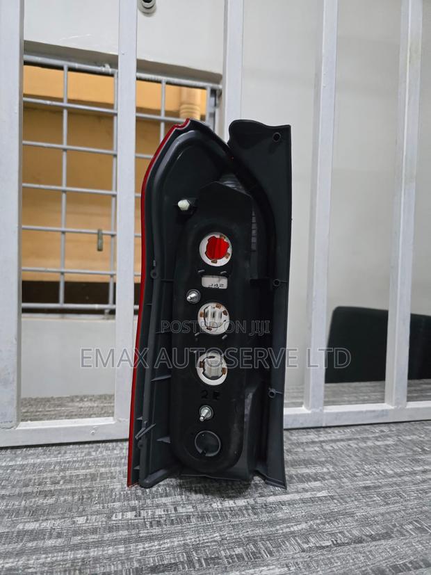 Taillight Toyota Probox New Model - thumbnail 2