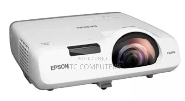 Epson EB-E20 3LCD Technology, RGB Liquid Crystal Shutter - main view