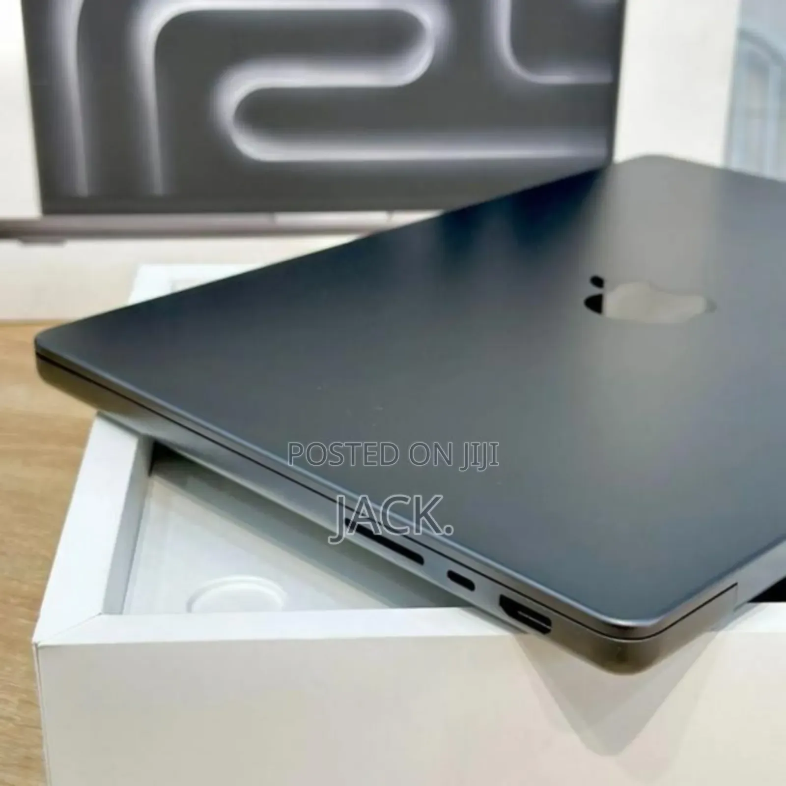 Laptop Apple MacBook Pro 2023 M3 14-Inch 16GB Apple M3 SSD 512GB