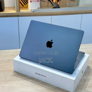 Laptop Apple MacBook Pro 2023 M3 14-Inch 16GB Apple M3 SSD 512GB