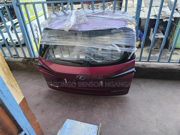 Toyota Lexus Nx 200 Boot - main view