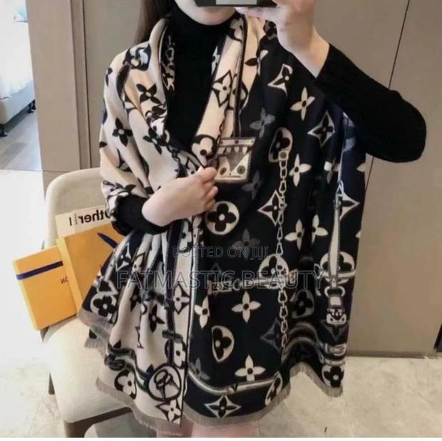 Designer Lv Shawls - thumbnail 2