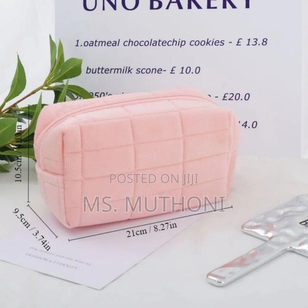 Cute Plush Makeup Bag for Women - thumbnail 8