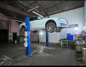 Mechanical Two Post Car Lifter Machine