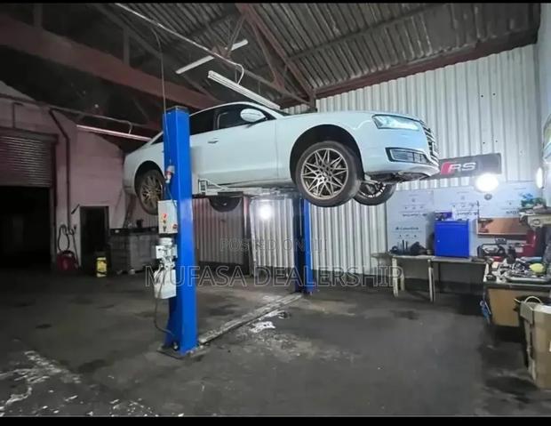 Mechanical Two Post Car Lifter Machine - thumbnail 2