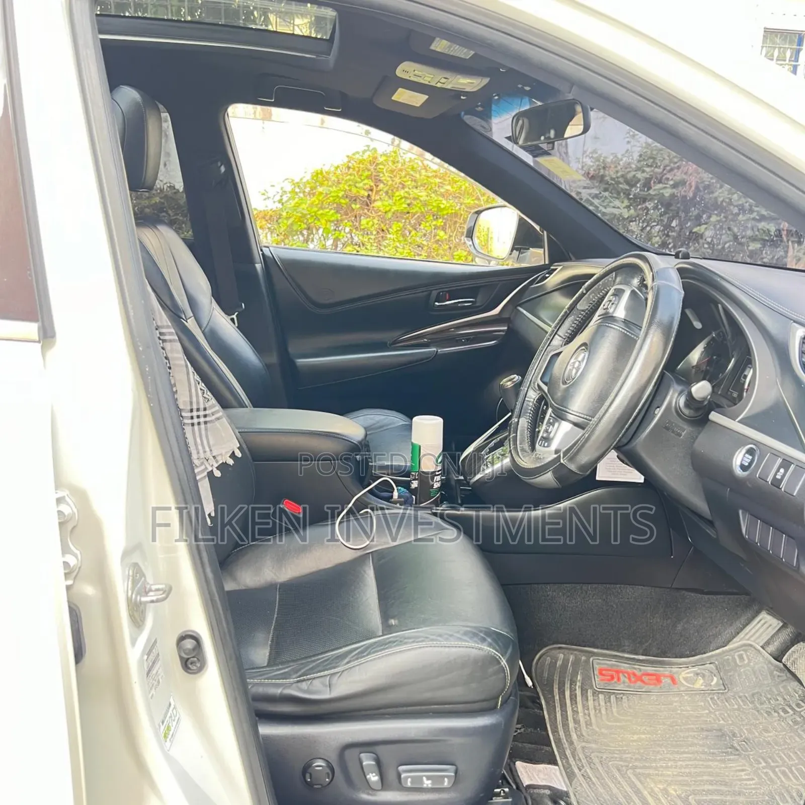 Toyota Harrier 2.0 2015 White