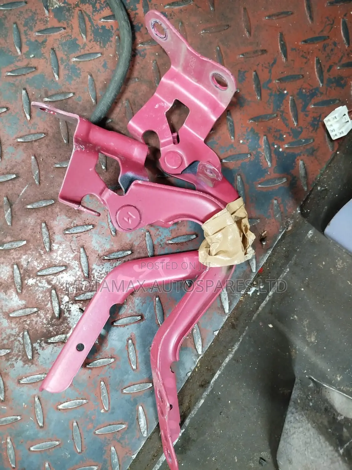 Vitz KSP130 Bonnet Hinges